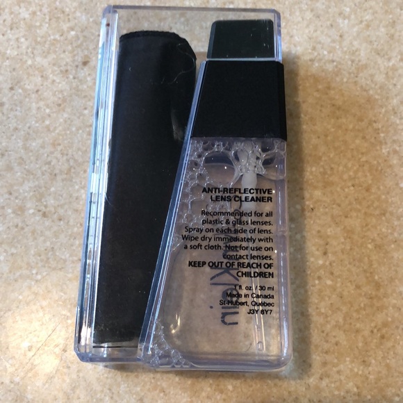 NWT Calvin Klein glasses care kit - Picture 11 of 16